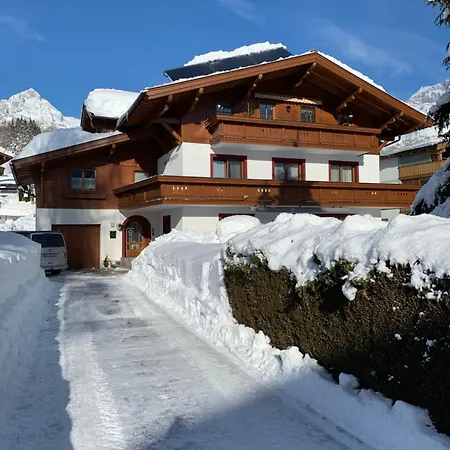 Haus Sommerstein Apartamento *